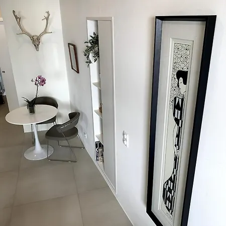 2, Old Town Charm * لاغوس