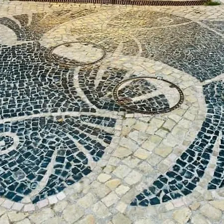 2, Old Town Charm Apartment *