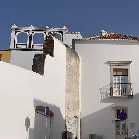 דירה 2, Old Town Charm לאגוּ‏ש