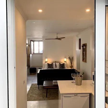 Apartment 2, Old Town Charm