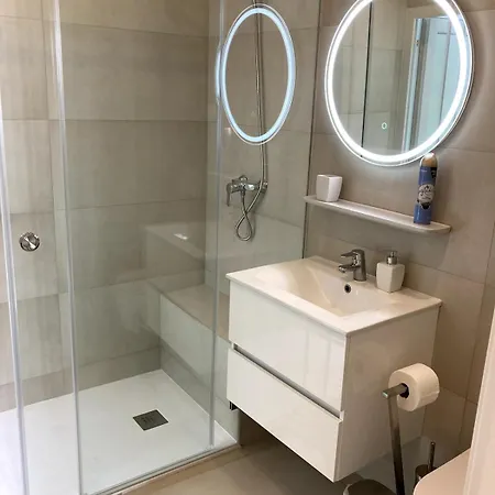 דירה 2, Old Town Charm