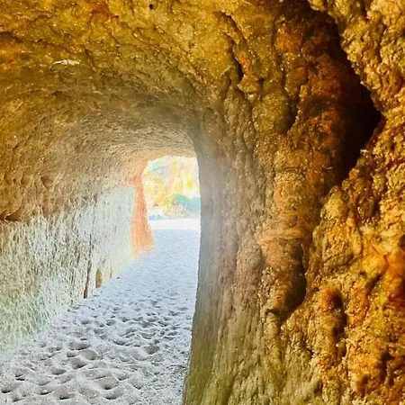 2, Old Town Charm * לאגוּ‏ש