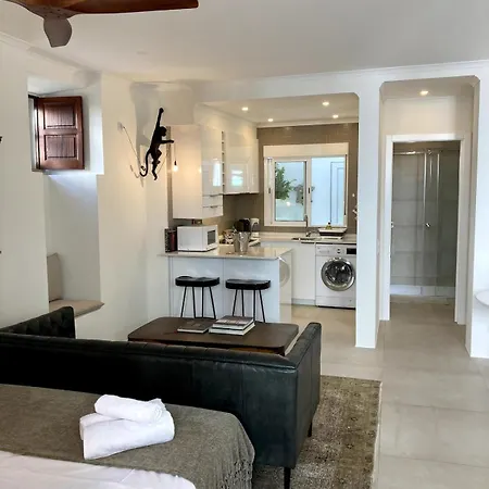 2, Old Town Charm Apartment *