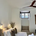 דירה 2, Old Town Charm לאגוּ‏ש